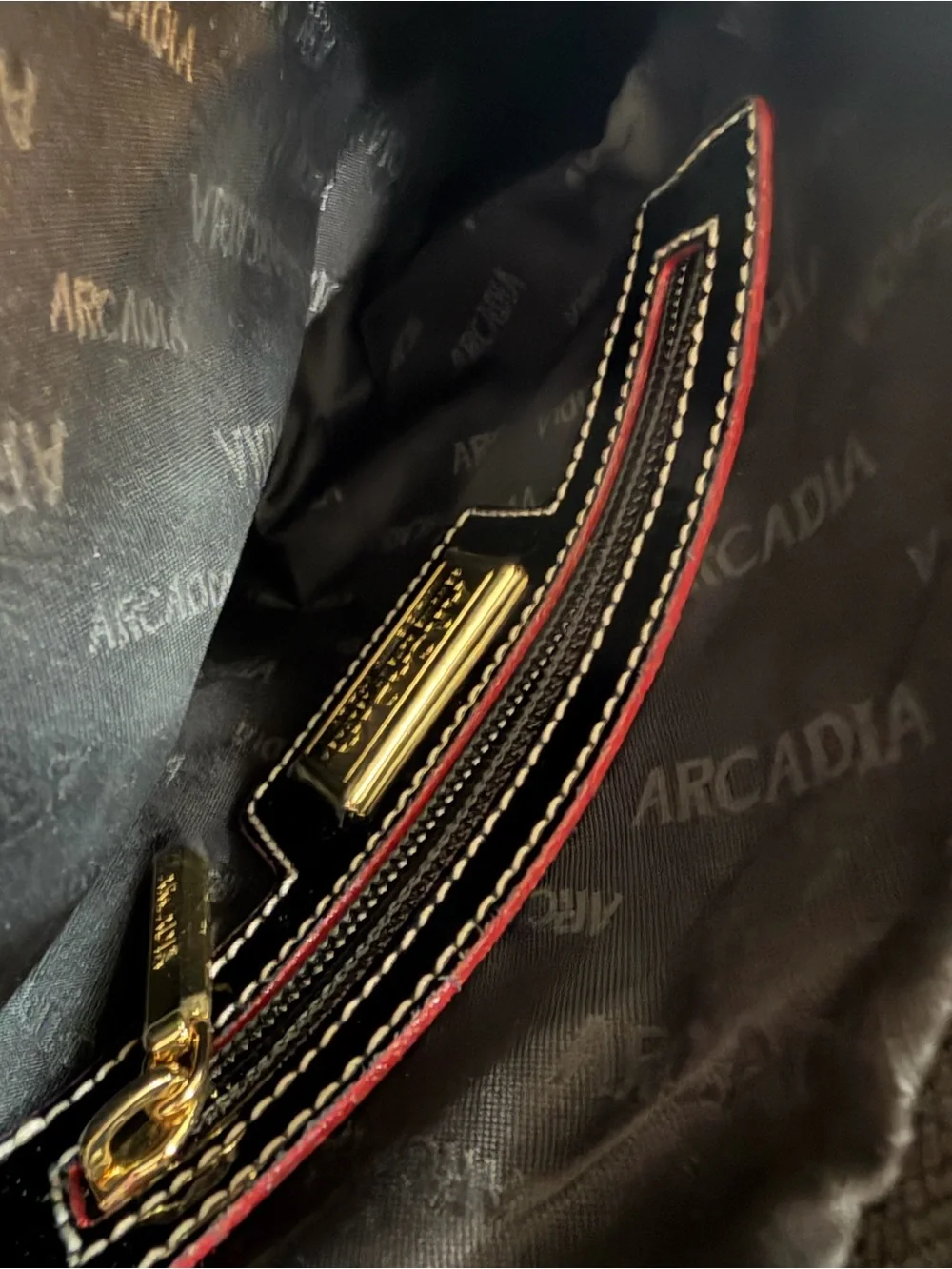Arcadia Patent Leather Crossbody Purse Bag in Black